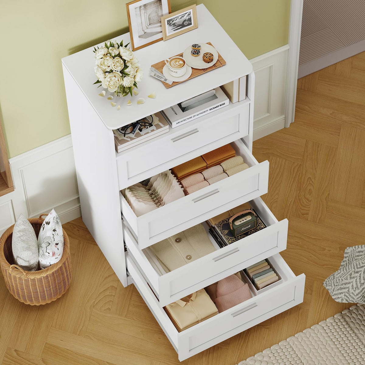 White 4 Drawer Dresser with Mirror B5658